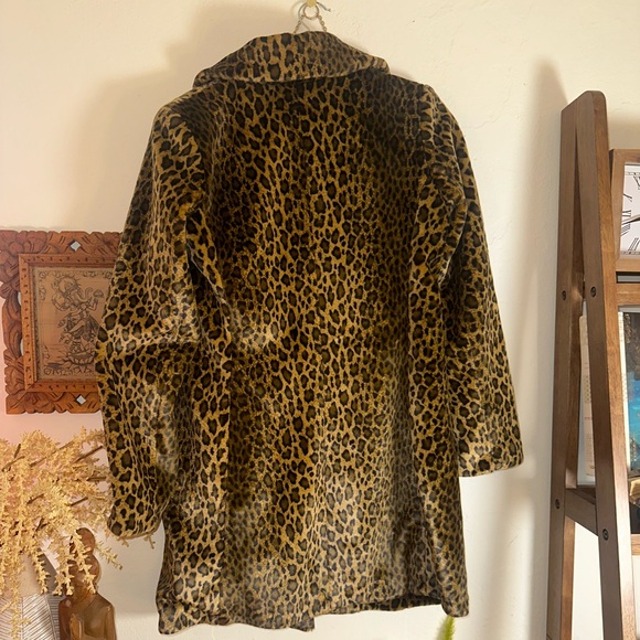 Moda International Concepts Animal Print Teddy Jacket - Picture 3 of 7